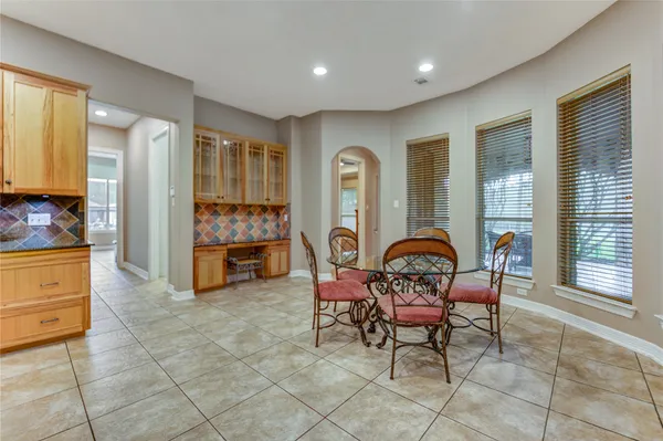 $899,000 | 28822 Lakeside Green, Magnolia, TX 77355