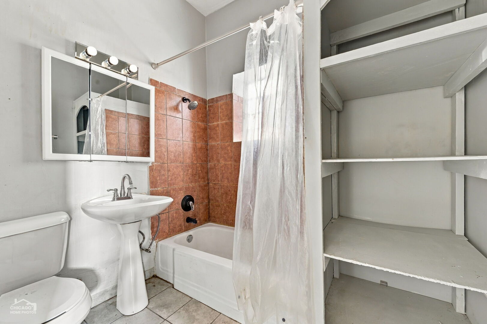 4540 North Sheridan Road, Unit 2 Chicago, IL 60640 - Photo 15 of 22 Gallery Image 15