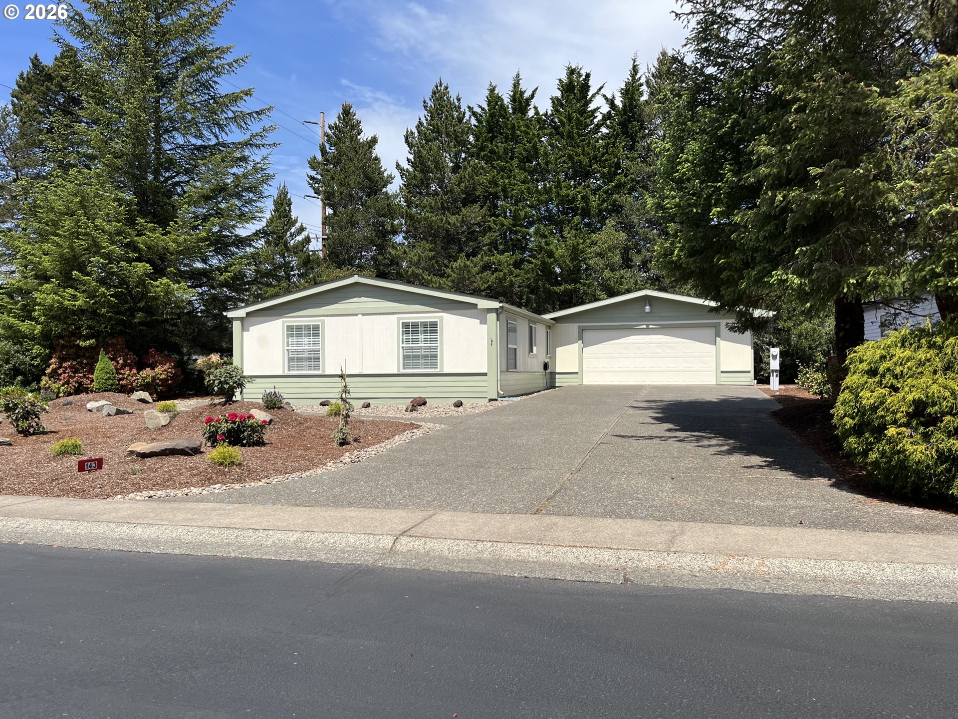 143 42nd Way Florence, OR 97439 - Photo 1 of 38