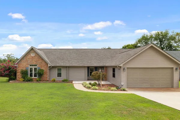 $329,900 | 215 Oakview Circle, Killen, AL 35645