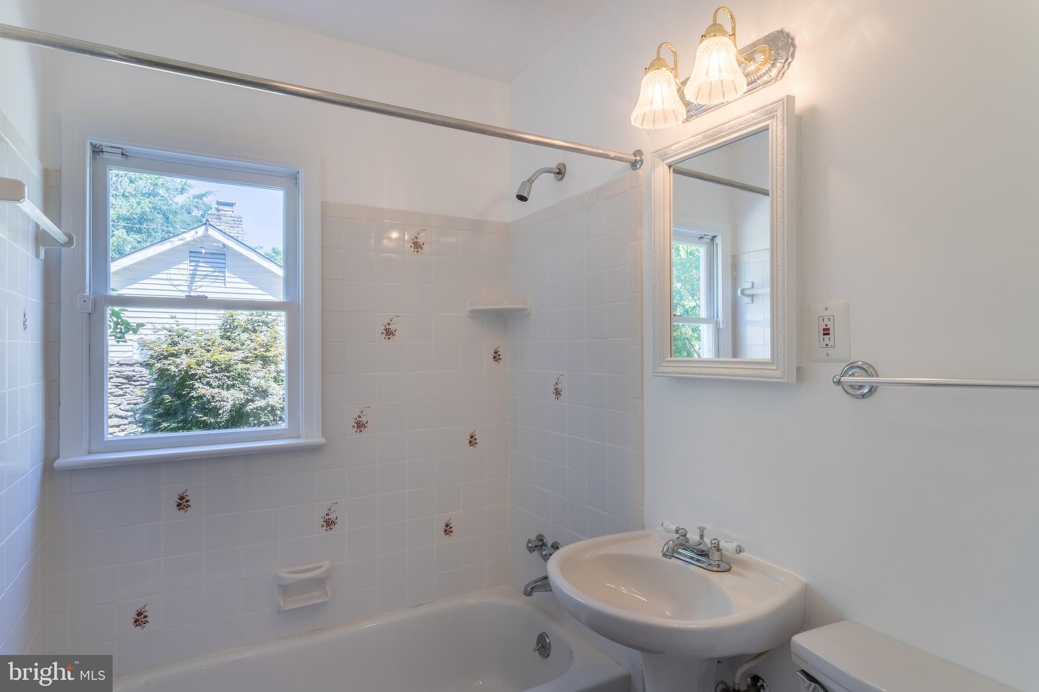 1915 Anderson Road Falls Church, VA 22043 - Photo 12 of 56 Bath 1 main level