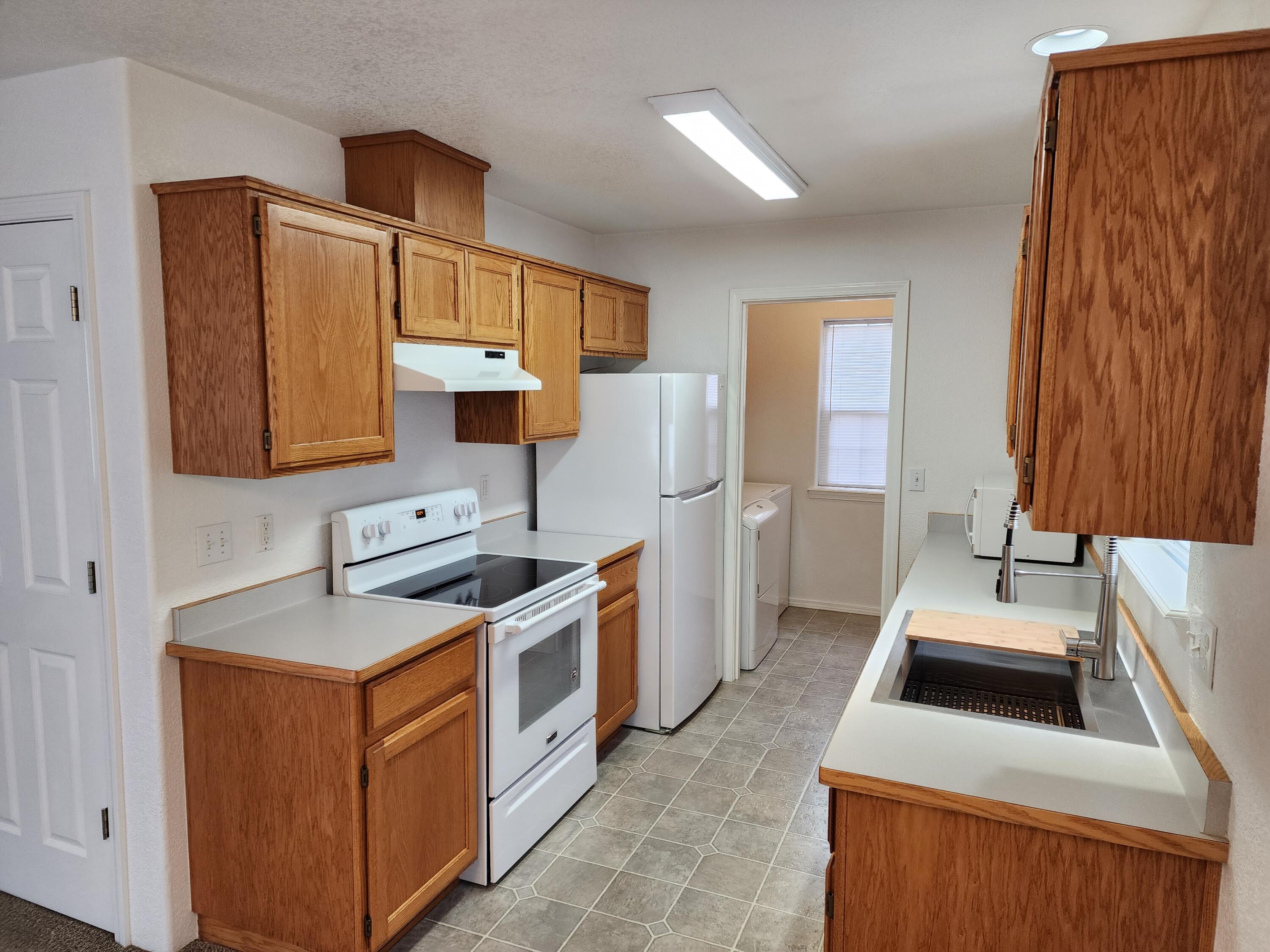 1449 Dowell Road Grants Pass, OR 97527 - Photo 11 of 19 Kitchen Pic 3