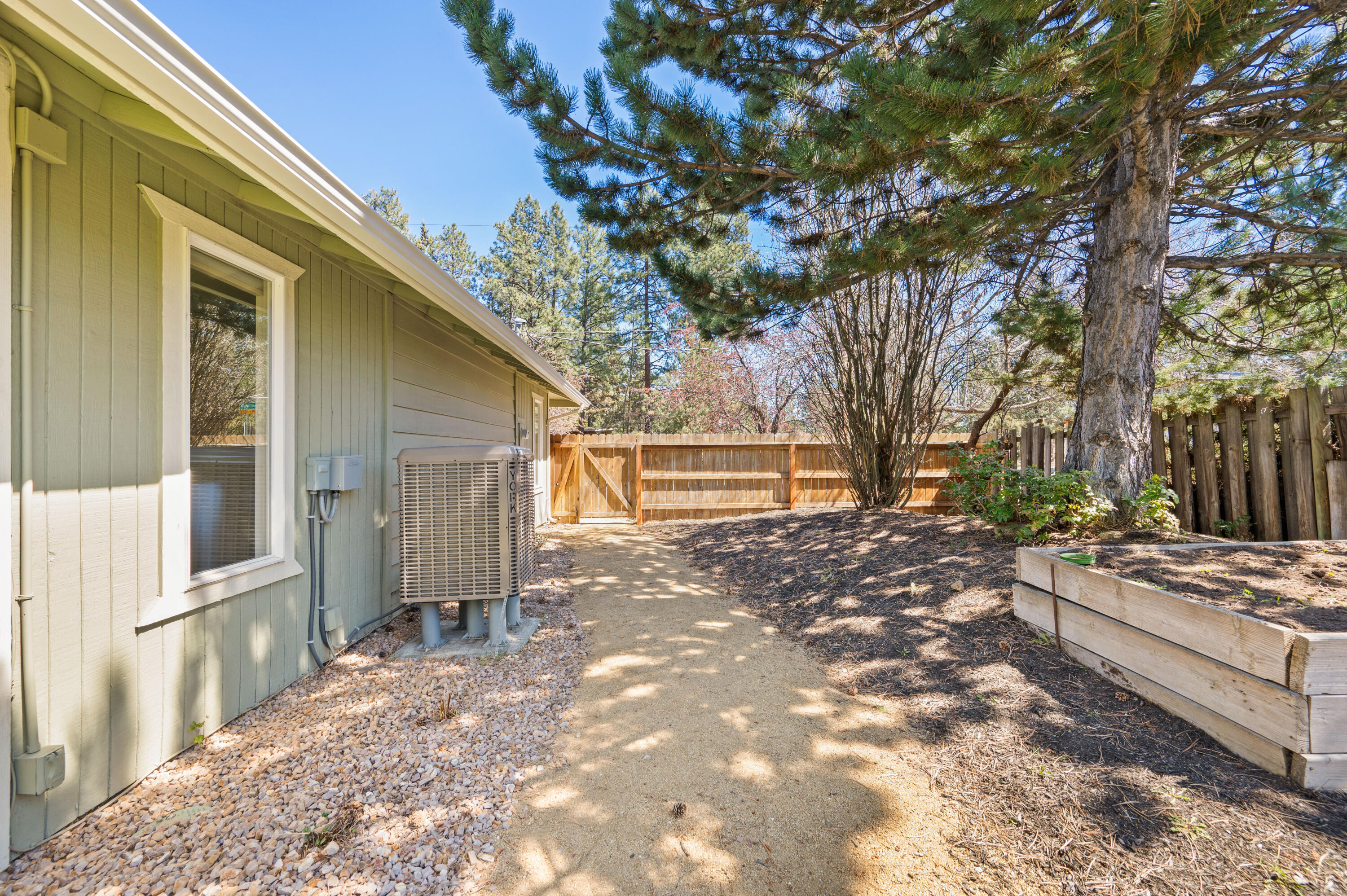 61207 Travis Road Bend, OR 97702 - Photo 43 of 48 61207TravisRd-43
