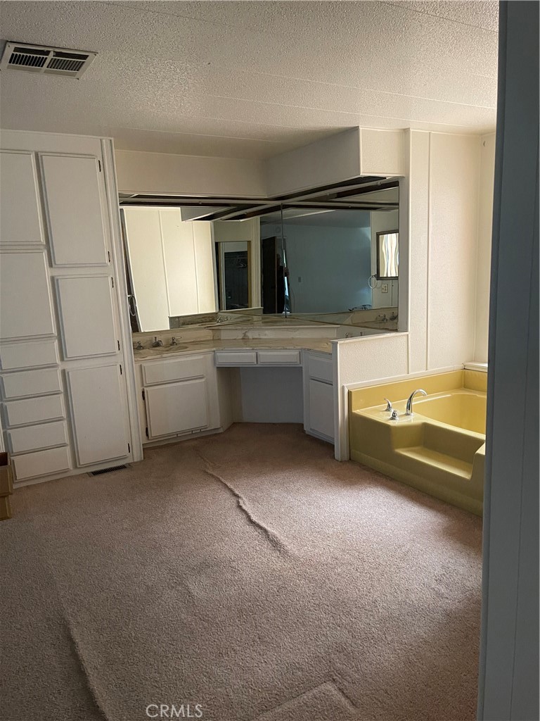 22601 Bear Valley Road, Unit 70 Apple Valley, CA 92308 - Photo 13 of 28