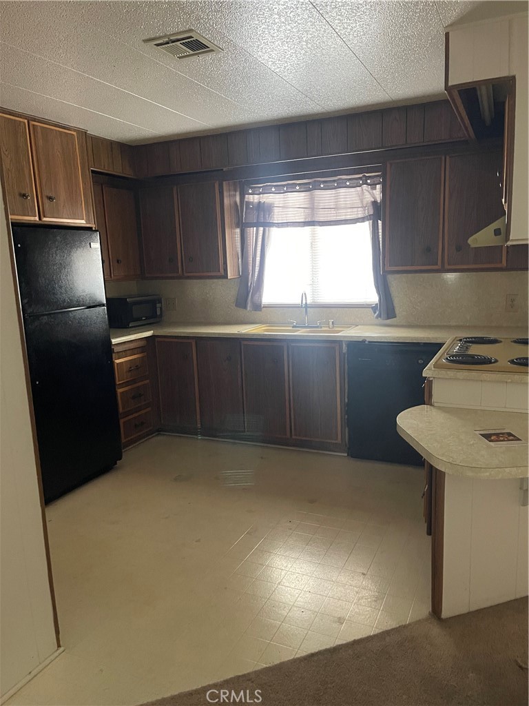 22601 Bear Valley Road, Unit 70 Apple Valley, CA 92308 - Photo 20 of 28