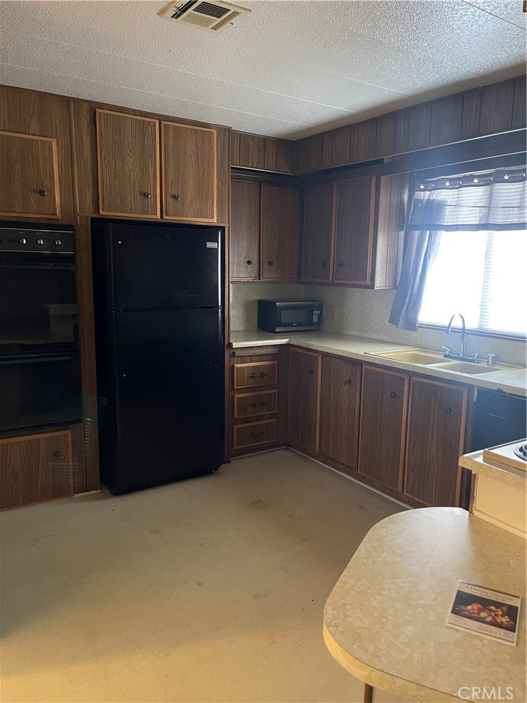 22601 Bear Valley Road, Unit 70 Apple Valley, CA 92308 - Photo 10 of 28