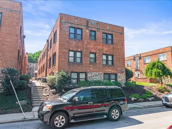 $170,000 | 4542 Jarboe Street, Unit 4, Kansas City, MO 64111
