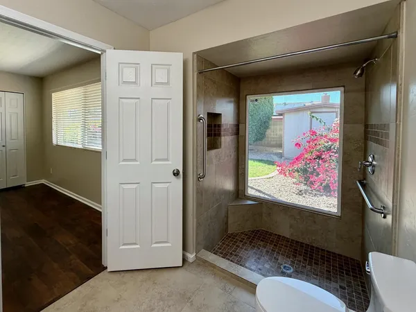 $2,195 | 113 West Wagoner Road, Phoenix, AZ 85023