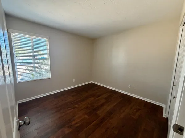 $2,195 | 113 West Wagoner Road, Phoenix, AZ 85023