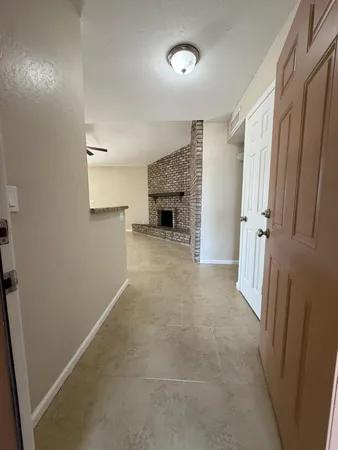 $2,195 | 113 West Wagoner Road, Phoenix, AZ 85023