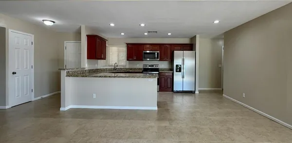 $2,195 | 113 West Wagoner Road, Phoenix, AZ 85023