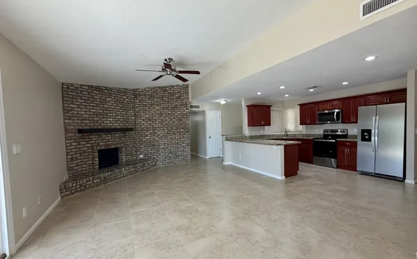 $2,195 | 113 West Wagoner Road, Phoenix, AZ 85023