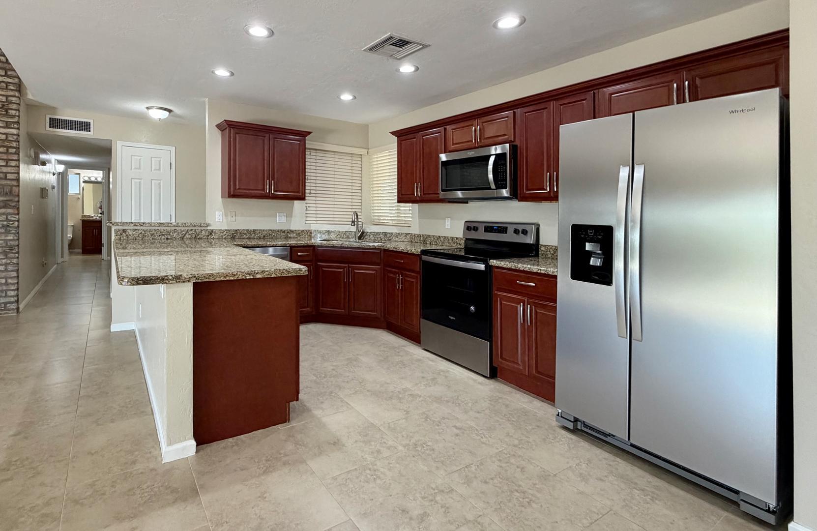 113 West Wagoner Road Phoenix, AZ 85023 - Photo 7 of 25 Photo #7