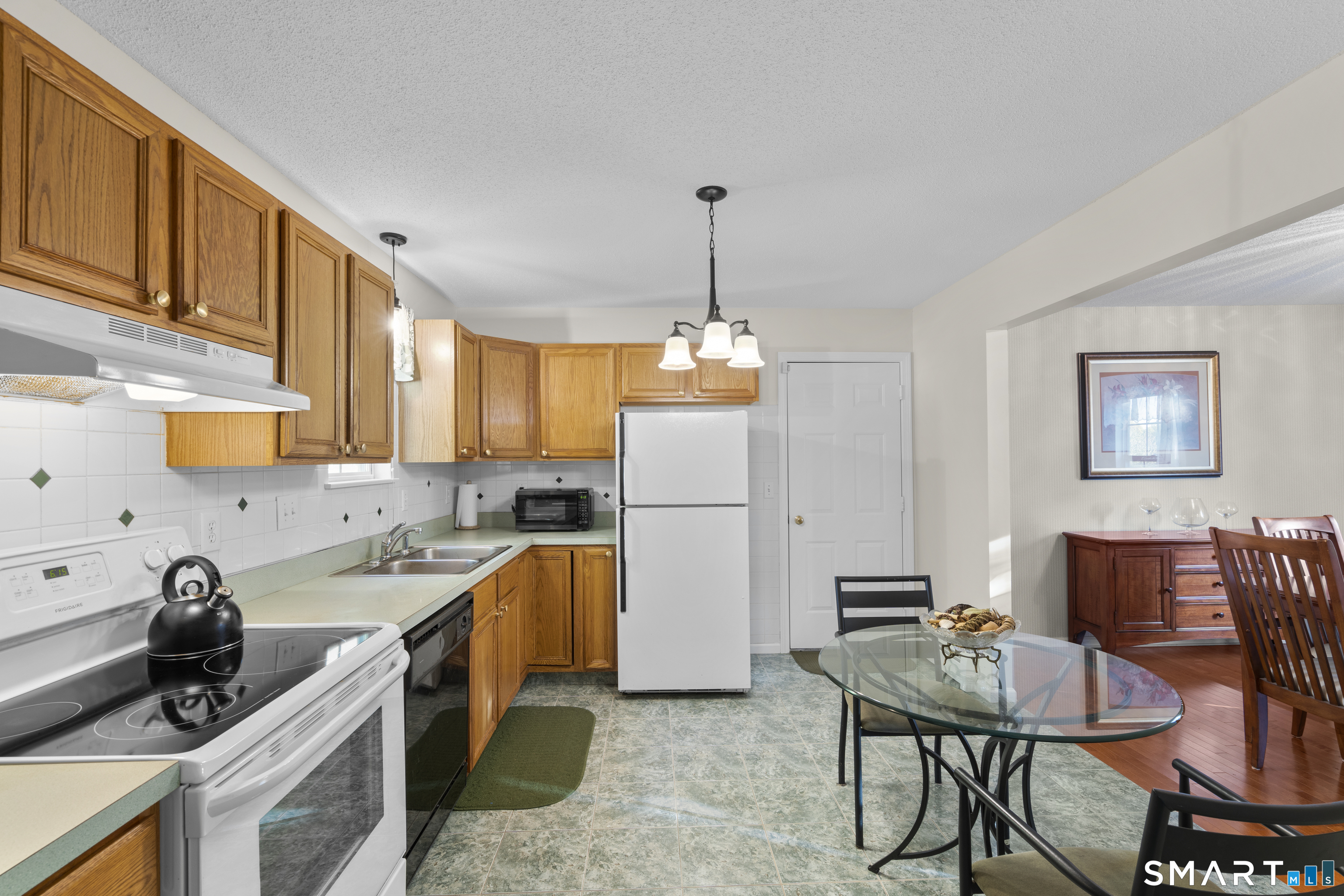 71 Northview Drive Manchester, CT 06040 - Photo 7 of 29