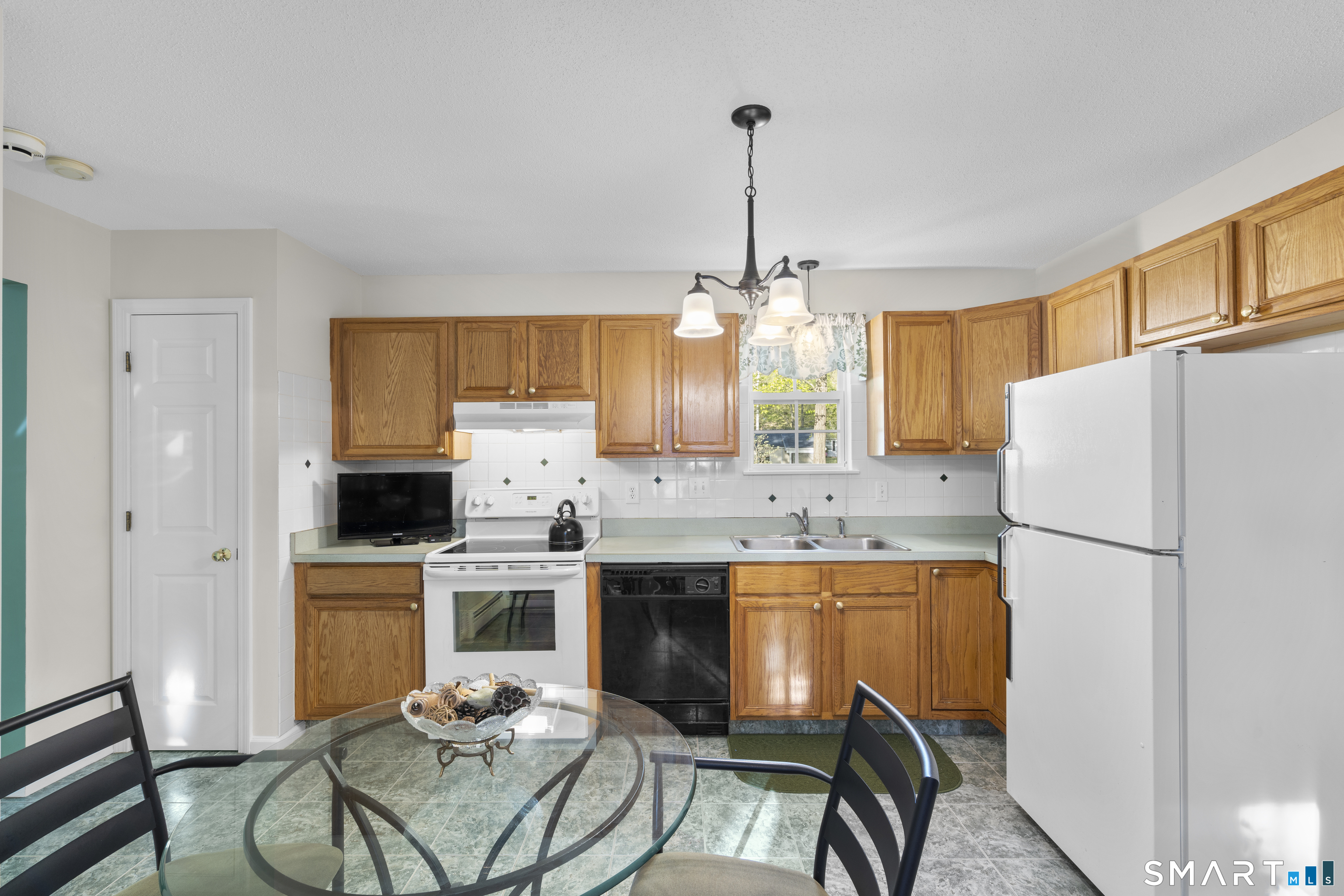 71 Northview Drive Manchester, CT 06040 - Photo 9 of 29