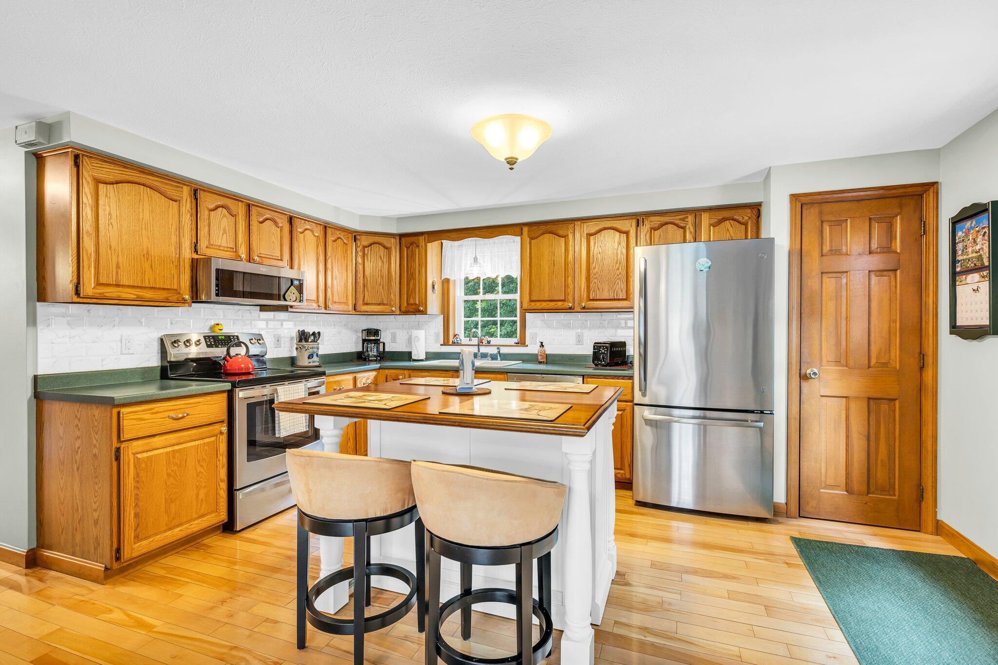21 Old Post Road Sanford, ME 04073 - Photo 5 of 38 9-web-or-mls-DSC01883