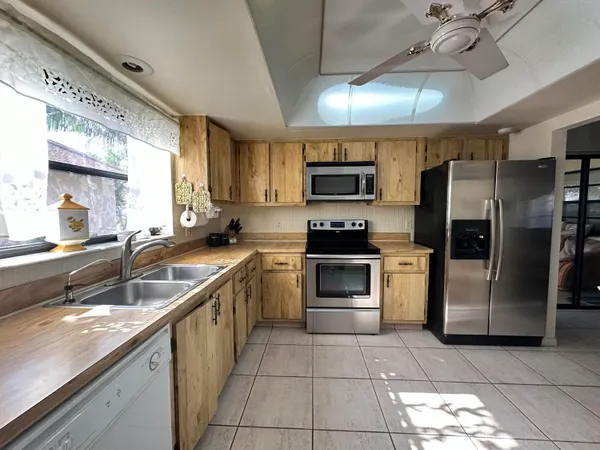 $2,500 | 6273 Tall Cypress Circle, Greenacres, FL 33463