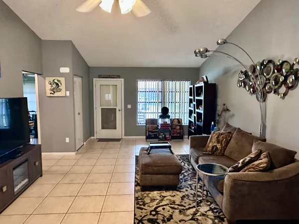 $2,500 | 6273 Tall Cypress Circle, Greenacres, FL 33463