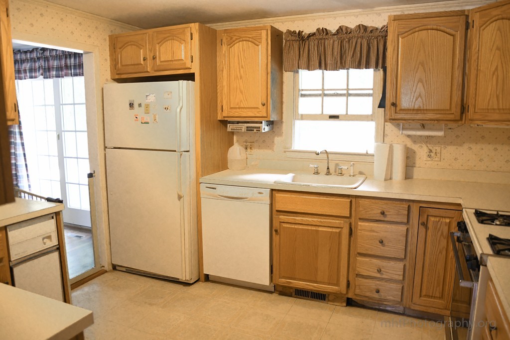 64 Tanbark Road Sudbury, MA 01776 - Photo 11 of 20