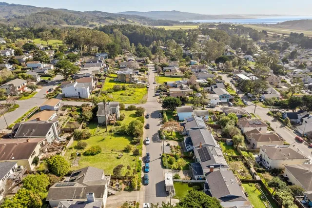 $499,000 | 751 Sierra Street, Moss Beach, CA 94038