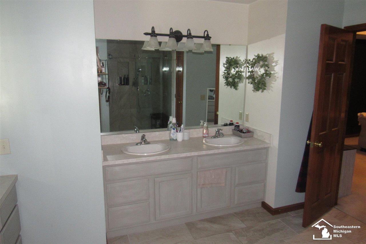 2489 Sandpiper Road Lambertville, MI 48144 - Photo 38 of 51 50079919-37.JPG