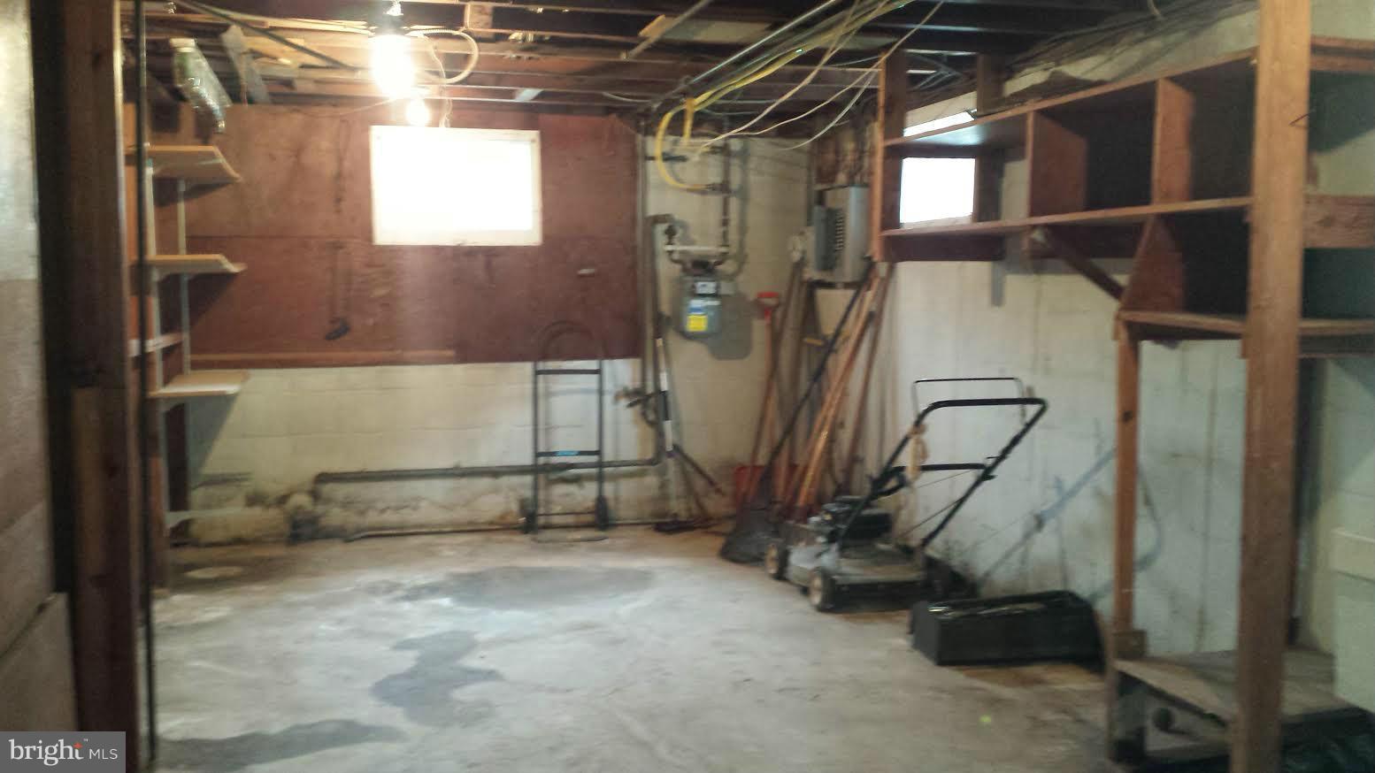 3041 Parktowne Road Baltimore, MD 21234 - Photo 16 of 19 Lot of storage