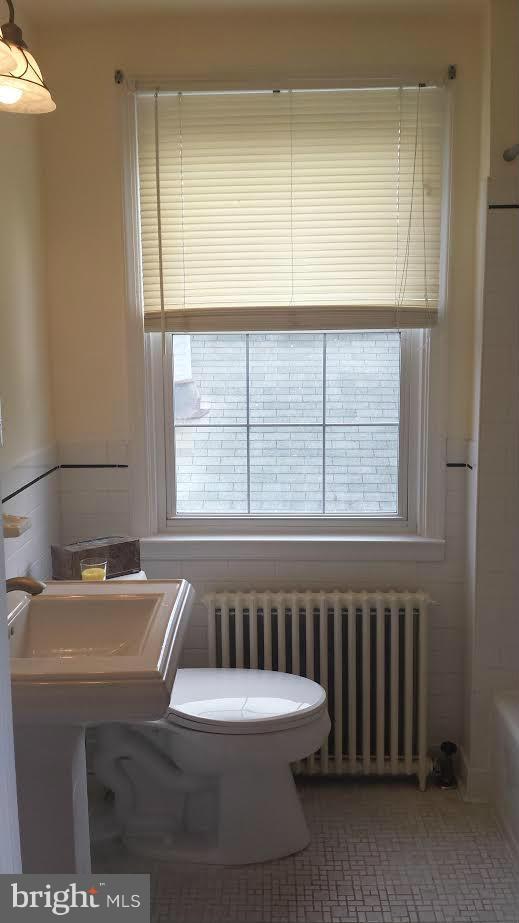 3041 Parktowne Road Baltimore, MD 21234 - Photo 10 of 19 Bath