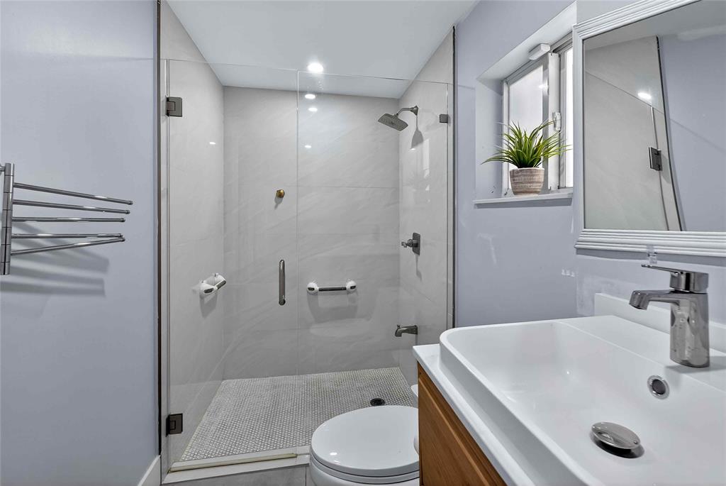 2733 Southwest 15th Street Miami, FL 33145 - Photo 13 of 32 Master Bath