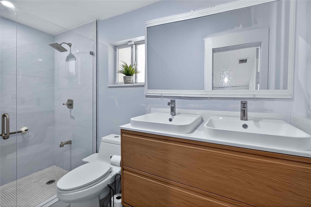 2733 Southwest 15th Street Miami, FL 33145 - Photo 14 of 32 Master Bath