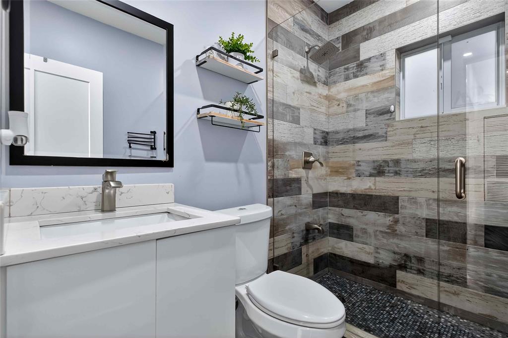 2733 Southwest 15th Street Miami, FL 33145 - Photo 19 of 32 Bath2