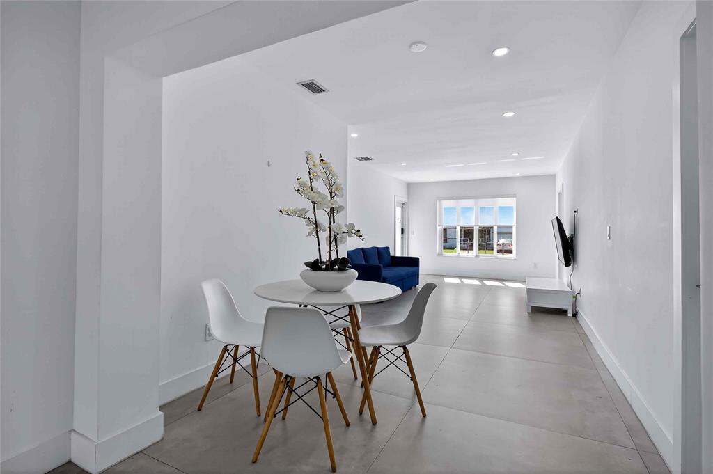 2733 Southwest 15th Street Miami, FL 33145 - Photo 20 of 32