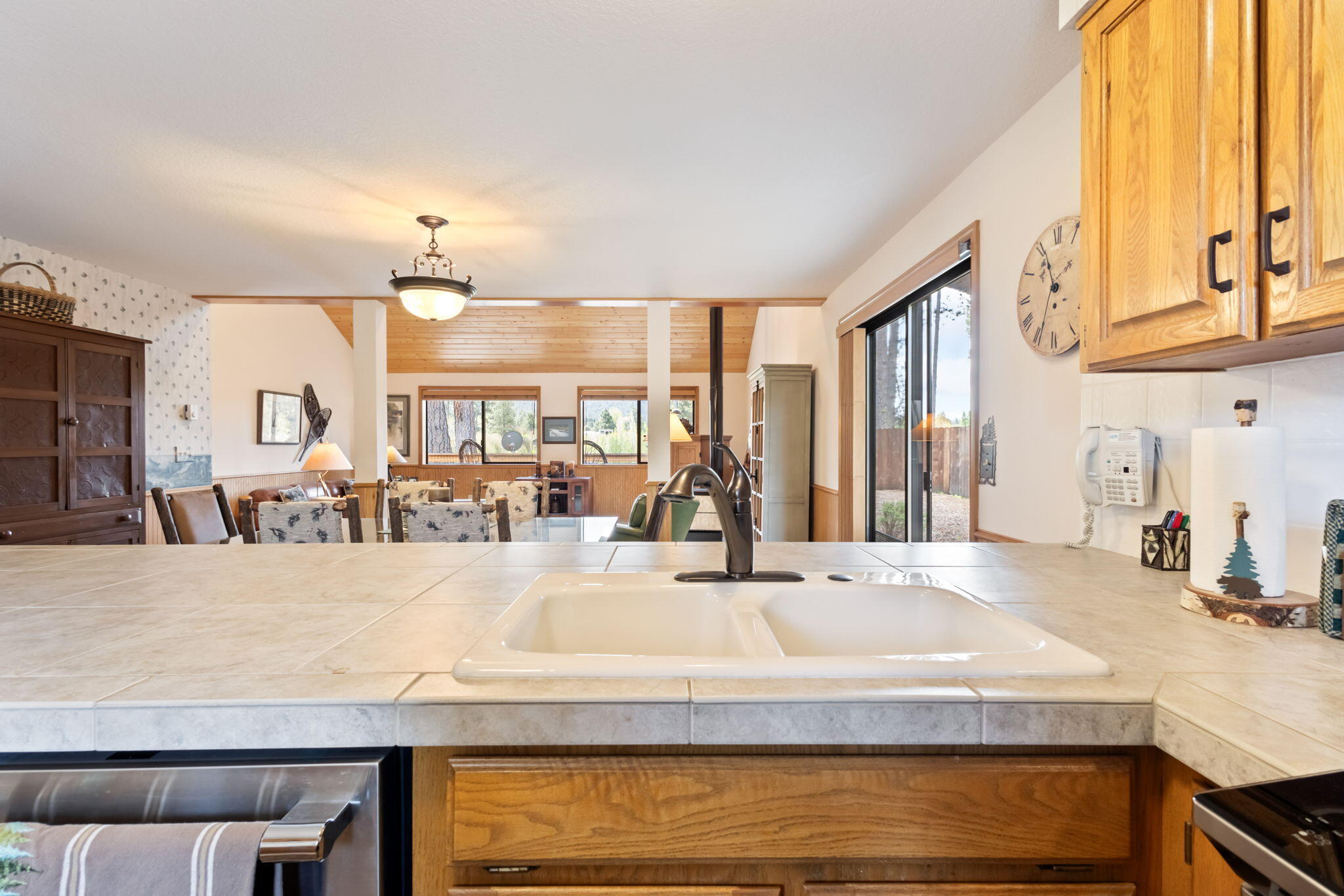 26223 Southwest Pine Lodge Road Camp Sherman, OR 97730 - Photo 11 of 60 Countertop serving and eating bar