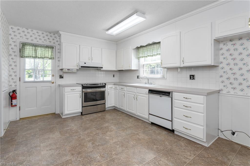 585 Drumheller Road Clemmons, NC 27012 - Photo 13 of 46 Gallery Image 13