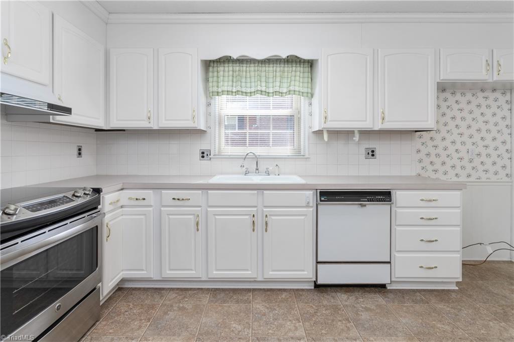 585 Drumheller Road Clemmons, NC 27012 - Photo 14 of 46 Gallery Image 14