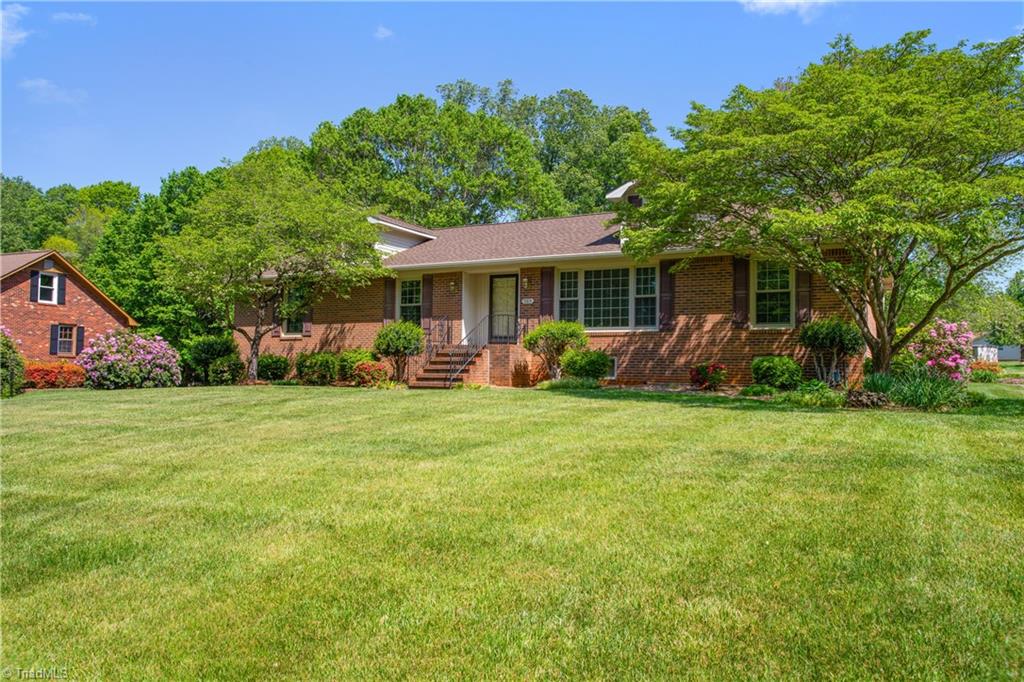 585 Drumheller Road Clemmons, NC 27012 - Photo 3 of 46 Gallery Image 3