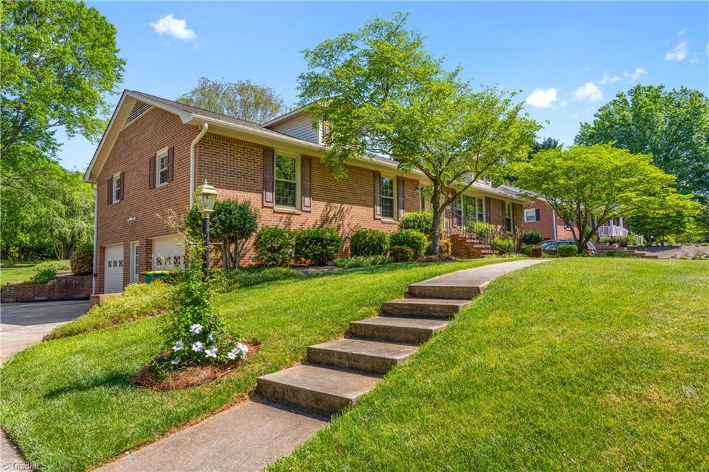 585 Drumheller Road Clemmons, NC 27012 - Photo 4 of 46 Gallery Image 4