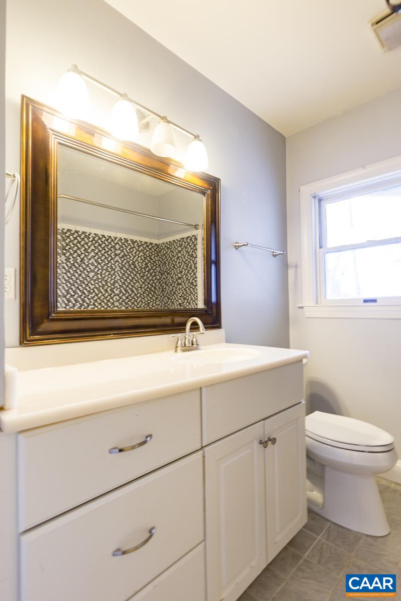 1718 Rugby Avenue Charlottesville, VA 22903 - Photo 10 of 23