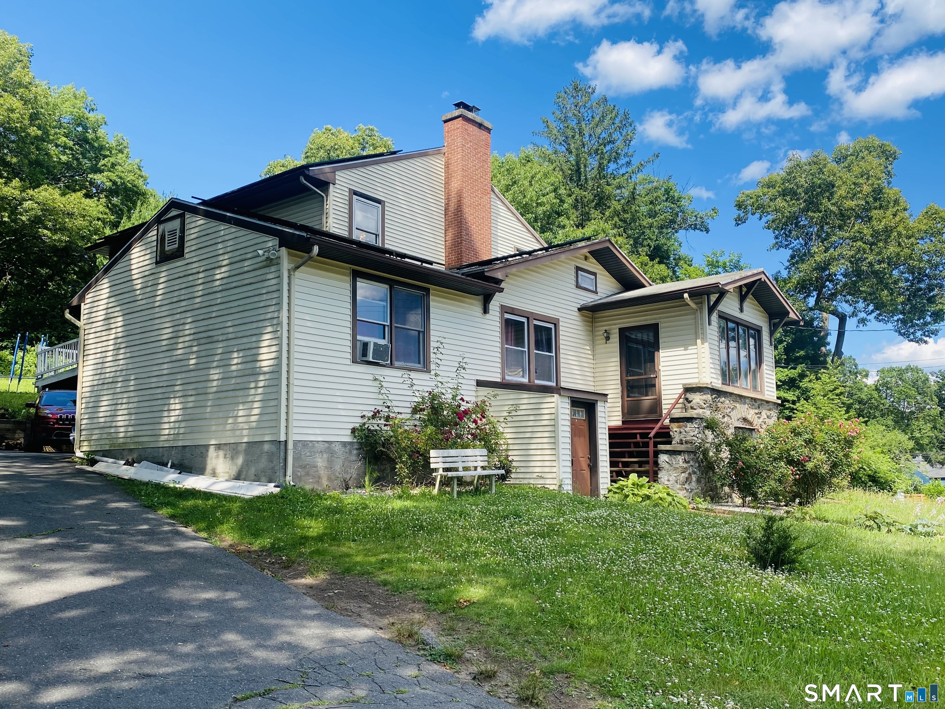 152 Delaware Avenue Waterbury, CT 06708 - Photo 6 of 40