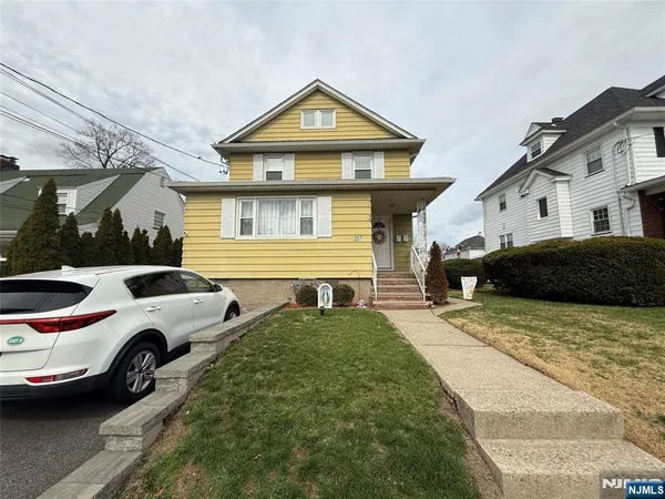 $2,850 | 257 Bell Avenue, Unit 1, Hasbrouck Heights, NJ 07604