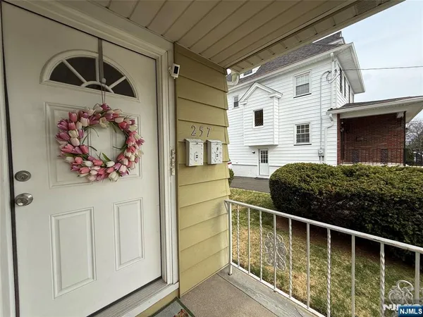 $2,850 | 257 Bell Avenue, Unit 1, Hasbrouck Heights, NJ 07604