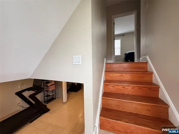 $2,850 | 257 Bell Avenue, Unit 1, Hasbrouck Heights, NJ 07604