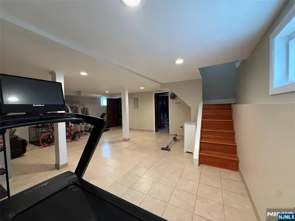 $2,850 | 257 Bell Avenue, Unit 1, Hasbrouck Heights, NJ 07604