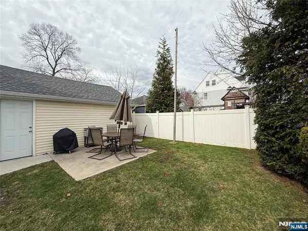 $2,850 | 257 Bell Avenue, Unit 1, Hasbrouck Heights, NJ 07604