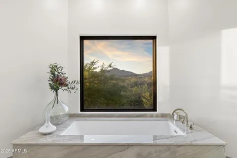 $2,500,000 | 10046 East Hidden Valley Road, Scottsdale, AZ 85262