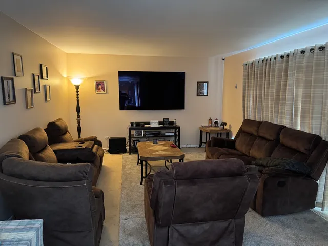 $395,000 | 1321 Big Sur Parkway, Algonquin, IL 60102