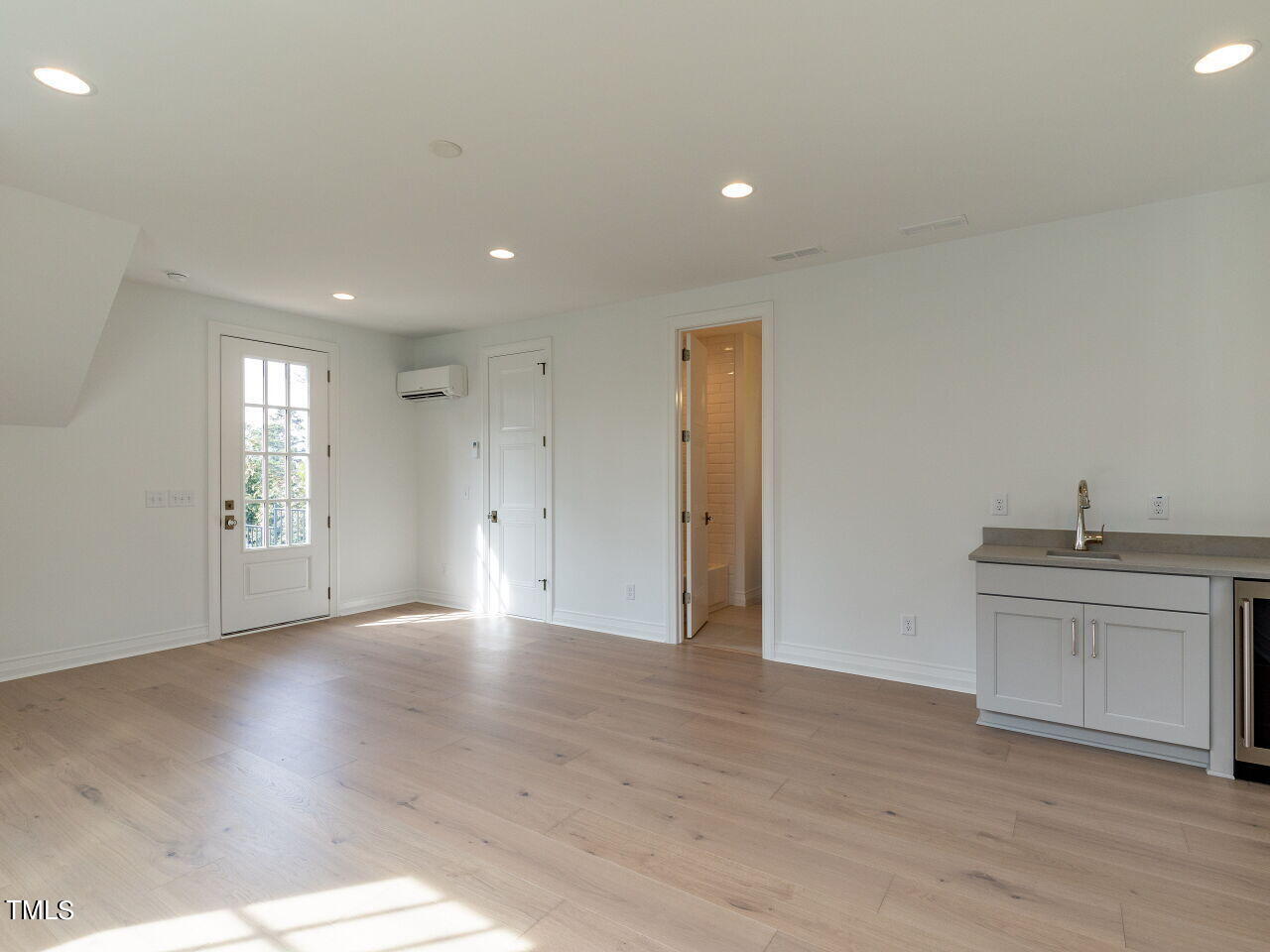 2302 Lyon Street Raleigh, NC 27608 - Photo 48 of 49 047-1280x960-garage-studio