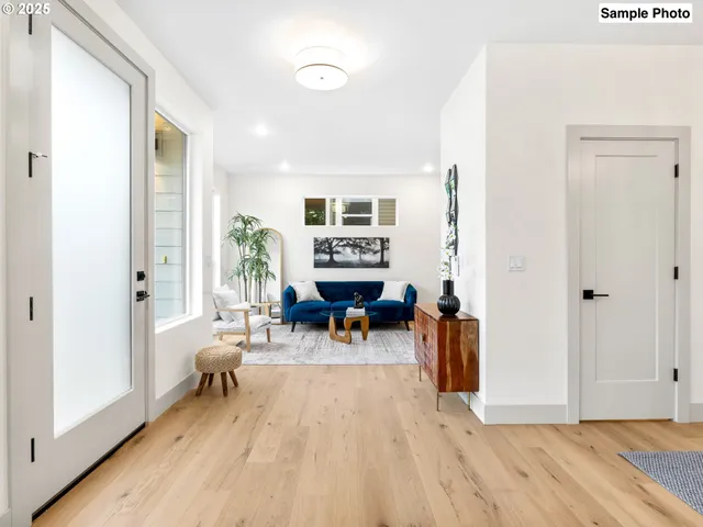 $349,900 | 7383 North Mobile Avenue, Portland, OR 97217