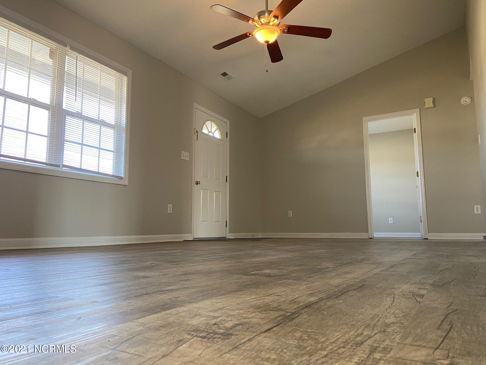 401 Sumrell Way Hubert, NC 28539 - Photo 9 of 26