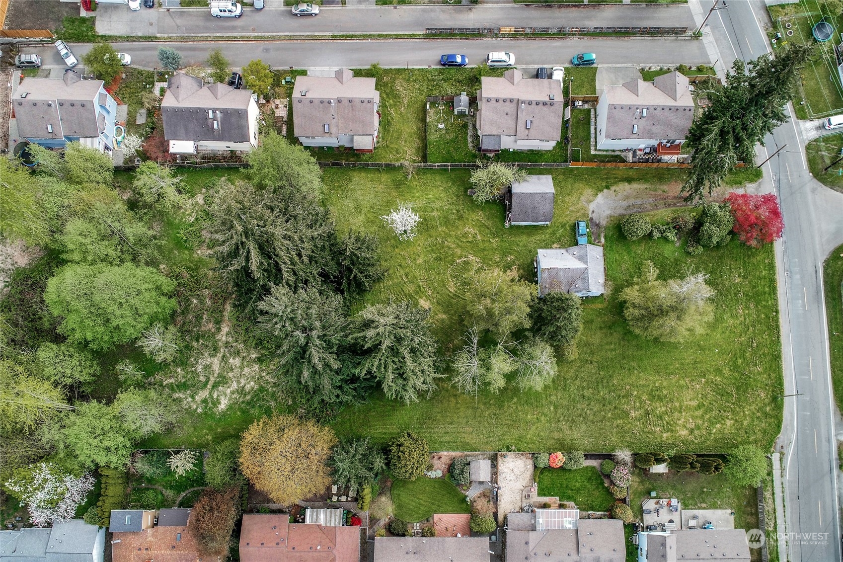 7815 Upper Ridge Road Everett, WA 98203 - Photo 9 of 14 an aerial view of a house with a yard basket ball court and outdoor seating