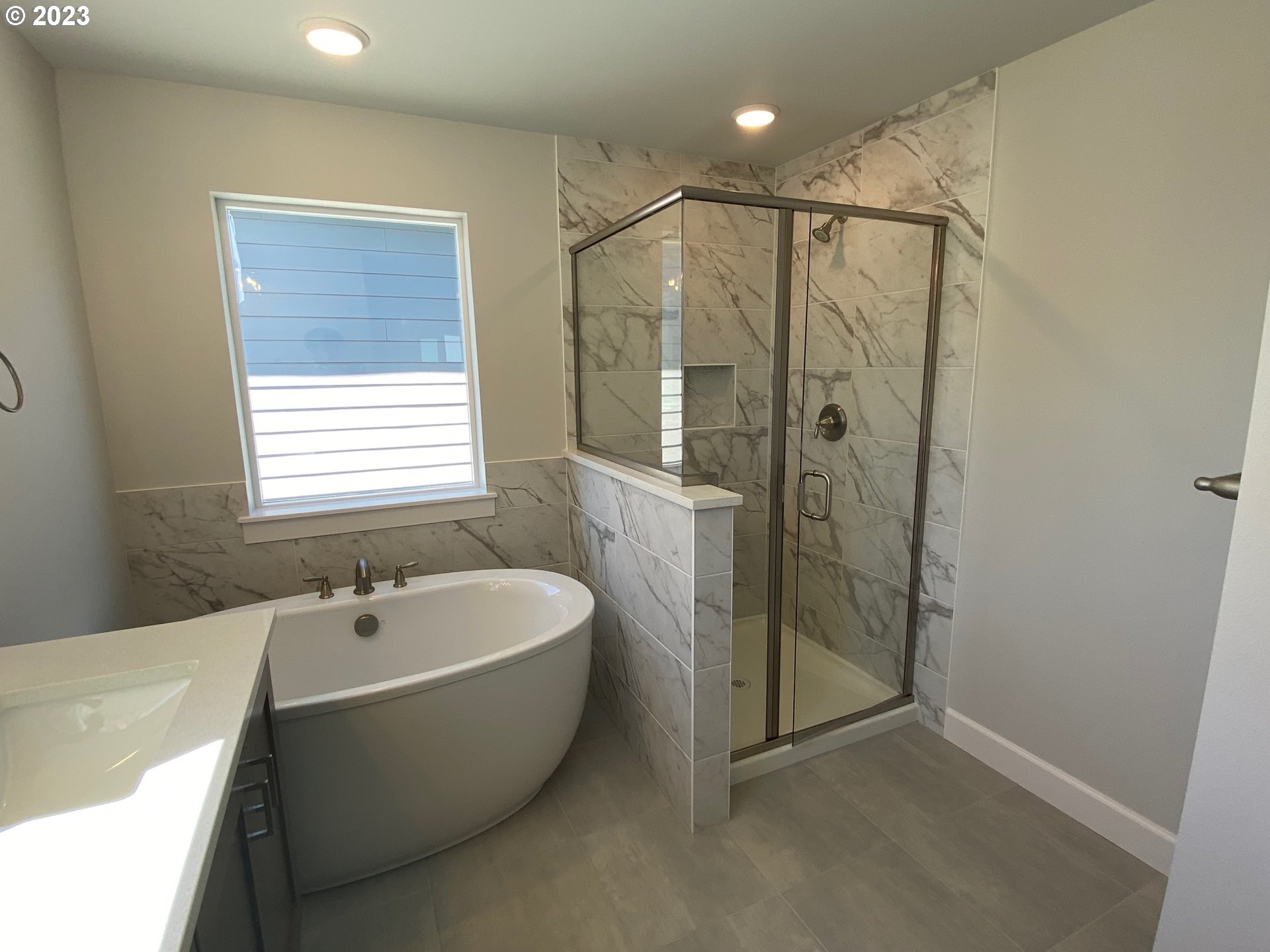 12370 Southwest Strobel Road Beaverton, OR 97007 - Photo 17 of 36 Gallery Image 17